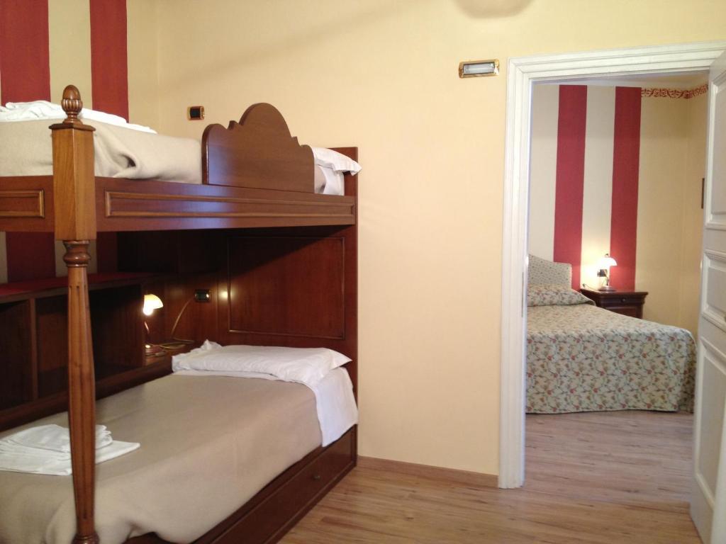 La Dependance Otel Menaggio Oda fotoğraf