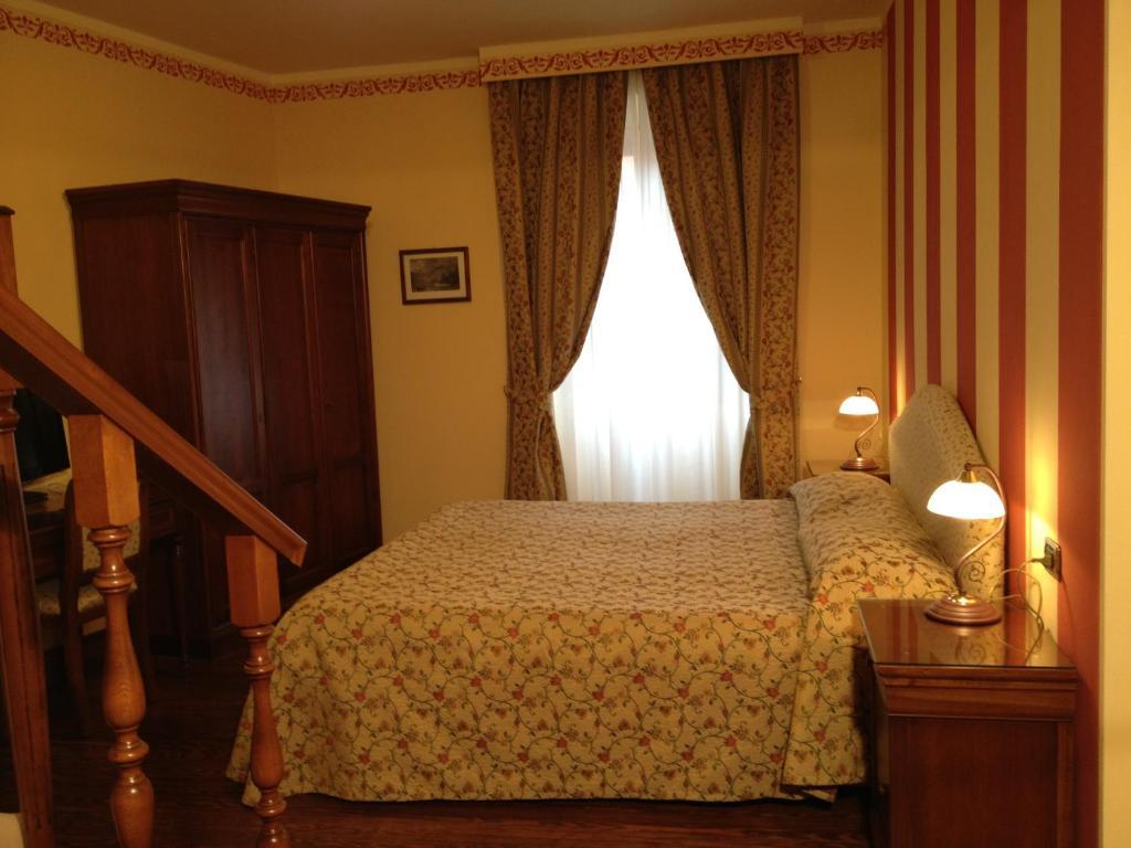 La Dependance Otel Menaggio Oda fotoğraf
