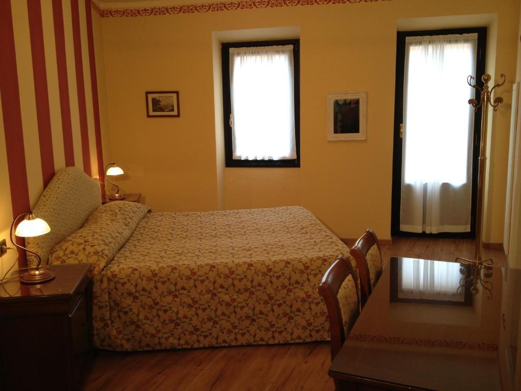 La Dependance Otel Menaggio Oda fotoğraf